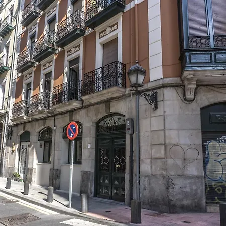 Bonito Y Espacioso Piso En Bilbao. Centro Bilbau